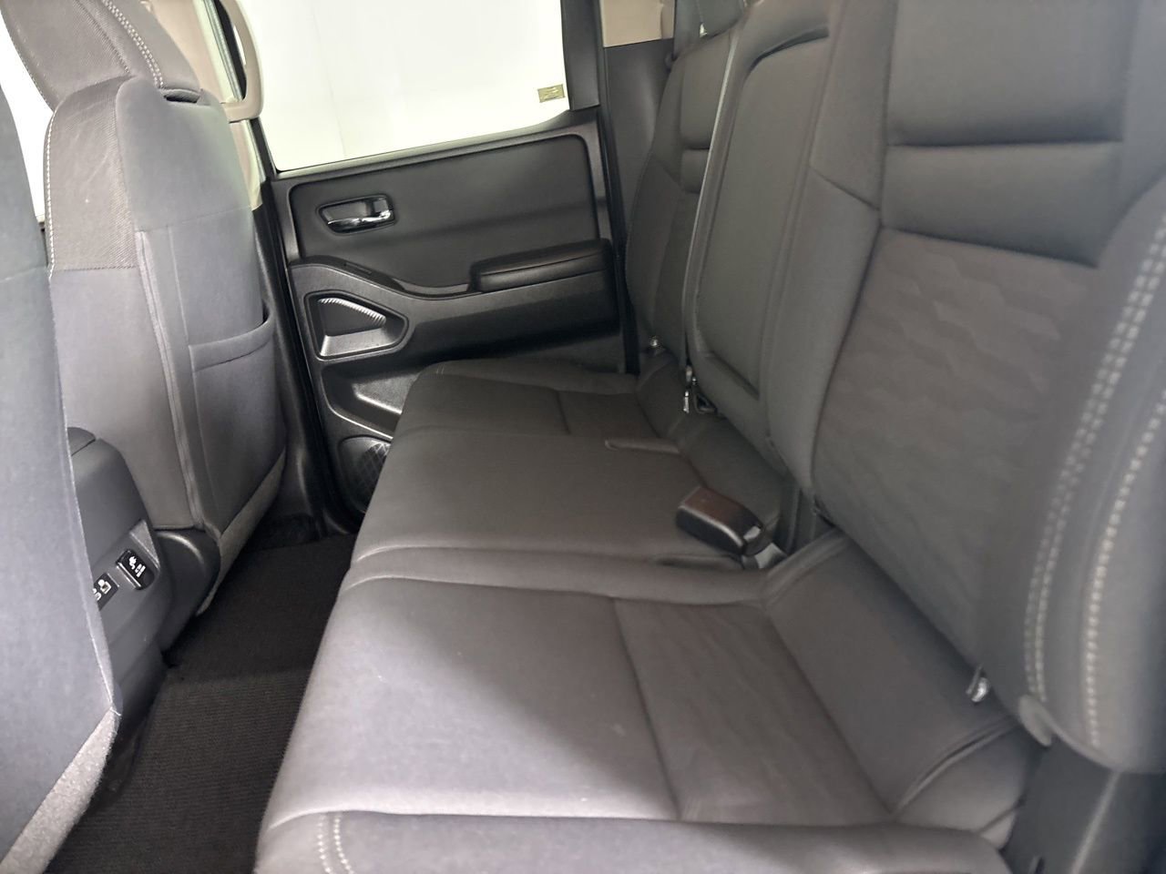 Used 2024 Nissan Frontier SV w/ SV Convenience Package image 20