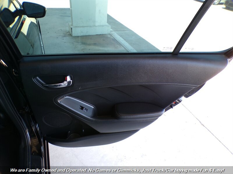 Used 2016 Kia Forte LX FWD image 25