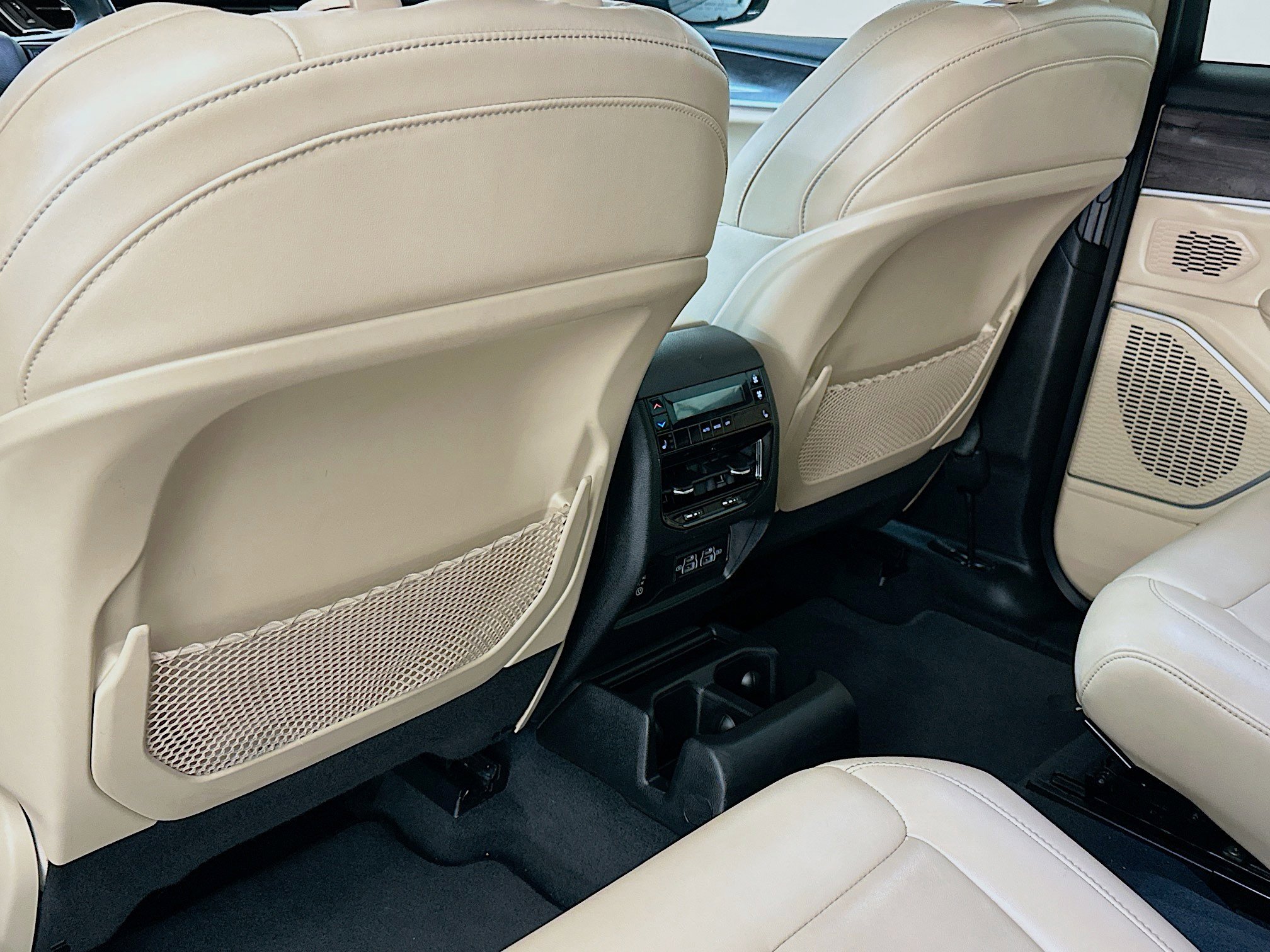 Used 2022 Jeep Grand Cherokee L Limited image 28