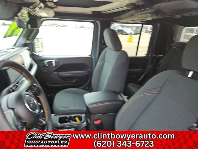 Used 2024 Jeep Gladiator Sport image 16