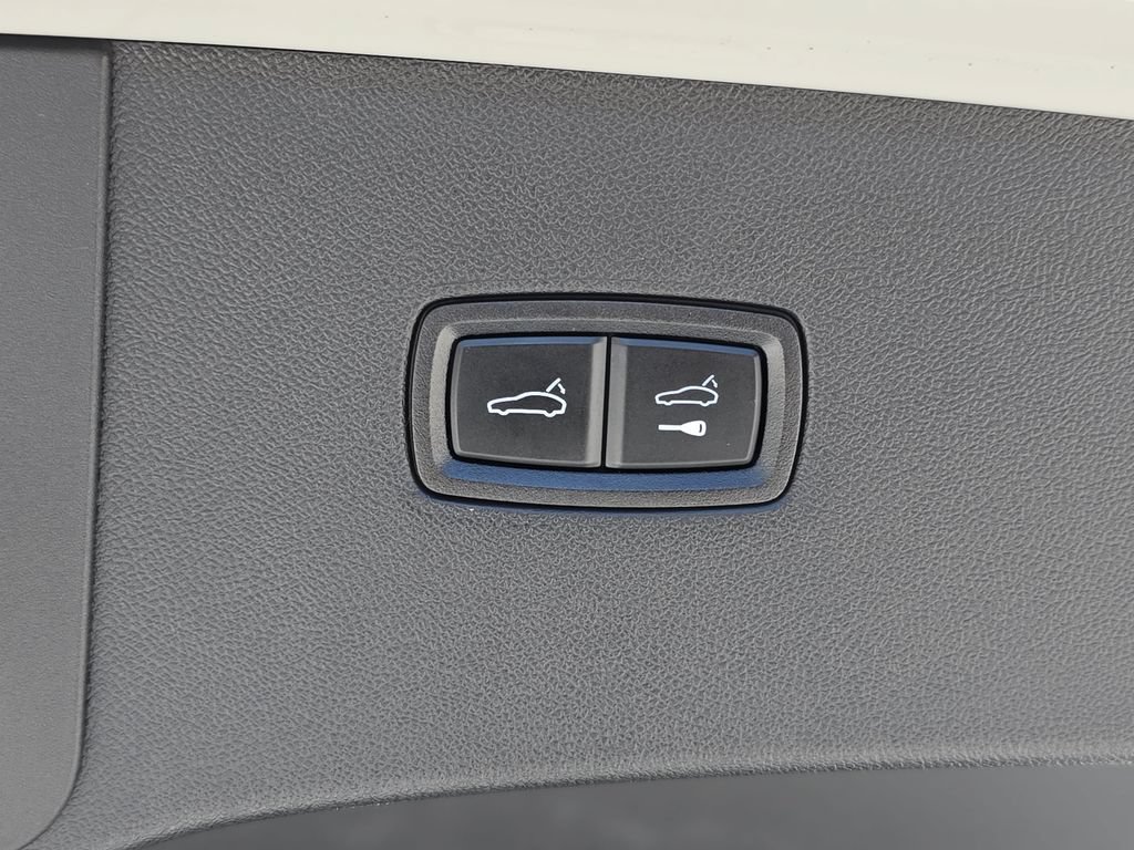 Used 2023 Porsche Cayenne Turbo AWD/4WD image 16
