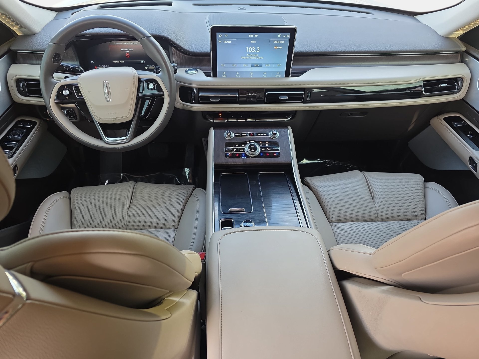 Used 2023 Lincoln Aviator Reserve w/ Equipment Group 201A AWD/4WD image 9