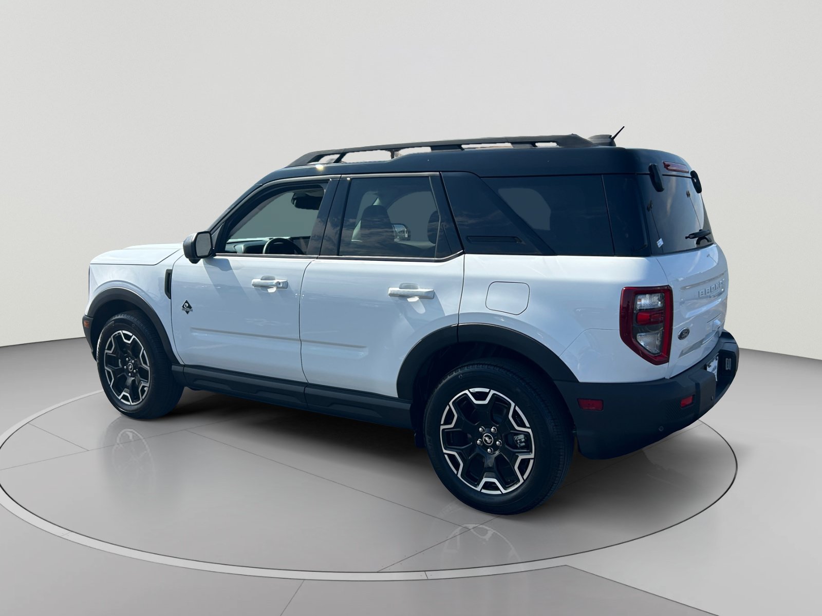 Used 2025 Ford Bronco Sport Outer Banks w/ Outer Banks Tech Package+ AWD/4WD image 3