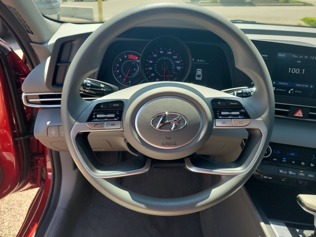 Used 2023 Hyundai Elantra SEL w/ Cargo Package FWD image 20