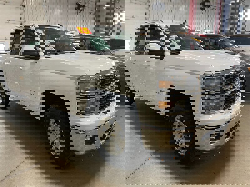 Used 2015 Chevrolet Silverado 1500 LT w/ LT Convenience Package image 5