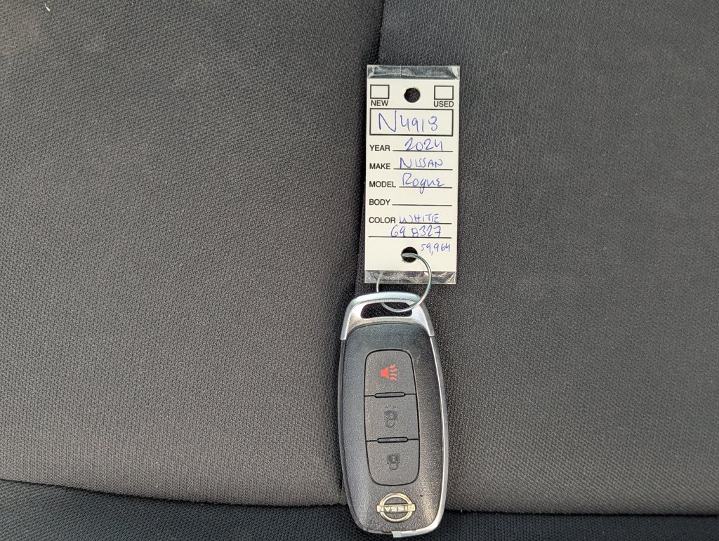 Used 2024 Nissan Rogue S AWD/4WD image 35