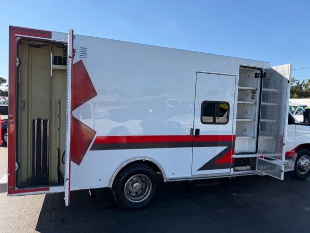 Used 2003 Ford E-450 and Econoline 450 image 13