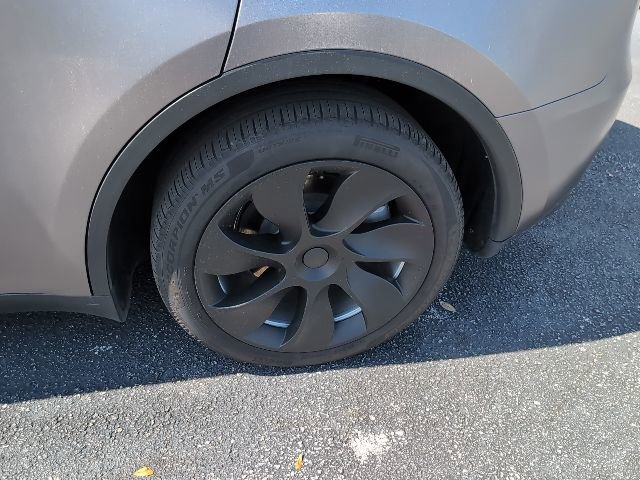 Used 2023 Tesla Model Y Long Range image 7