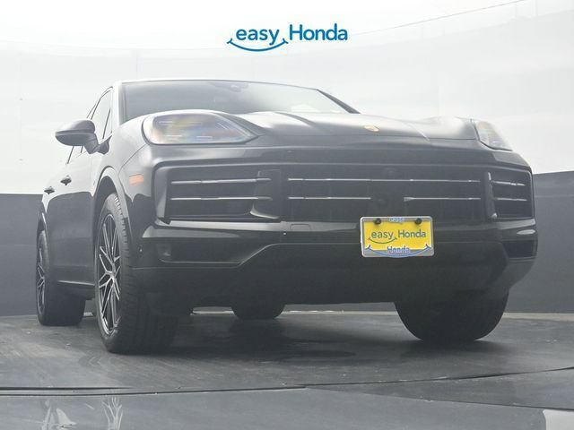 Used 2025 Porsche Cayenne image 28