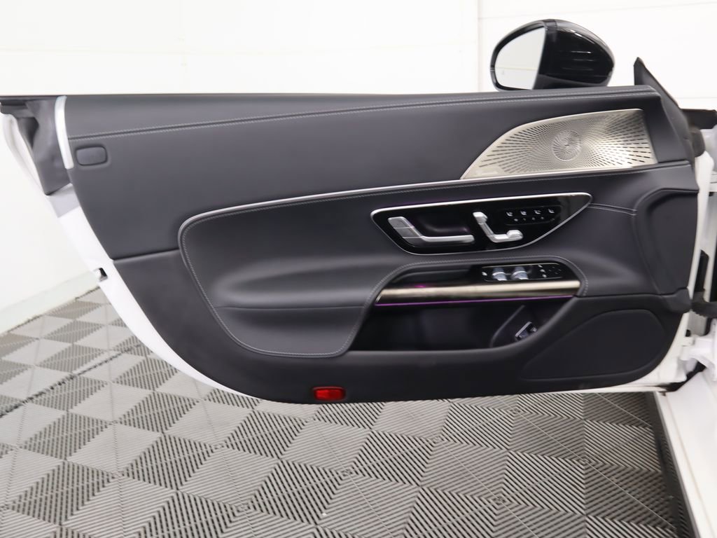 Used 2022 Mercedes-Benz SL 55 AMG 4MATIC image 32