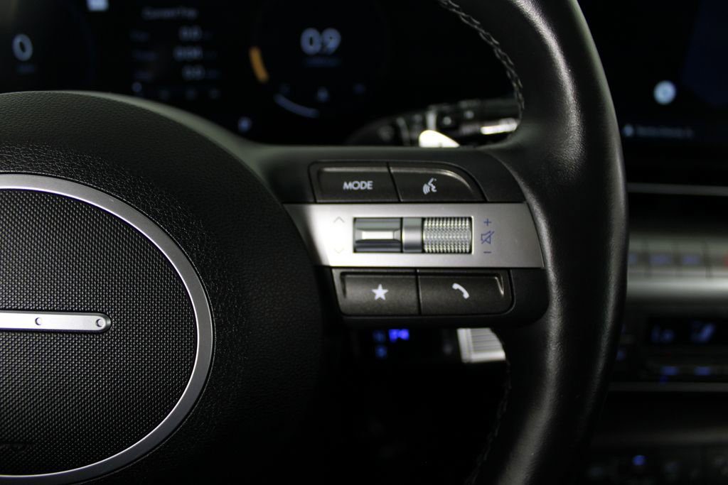 Certified 2025 Hyundai Kona Limited AWD/4WD image 28