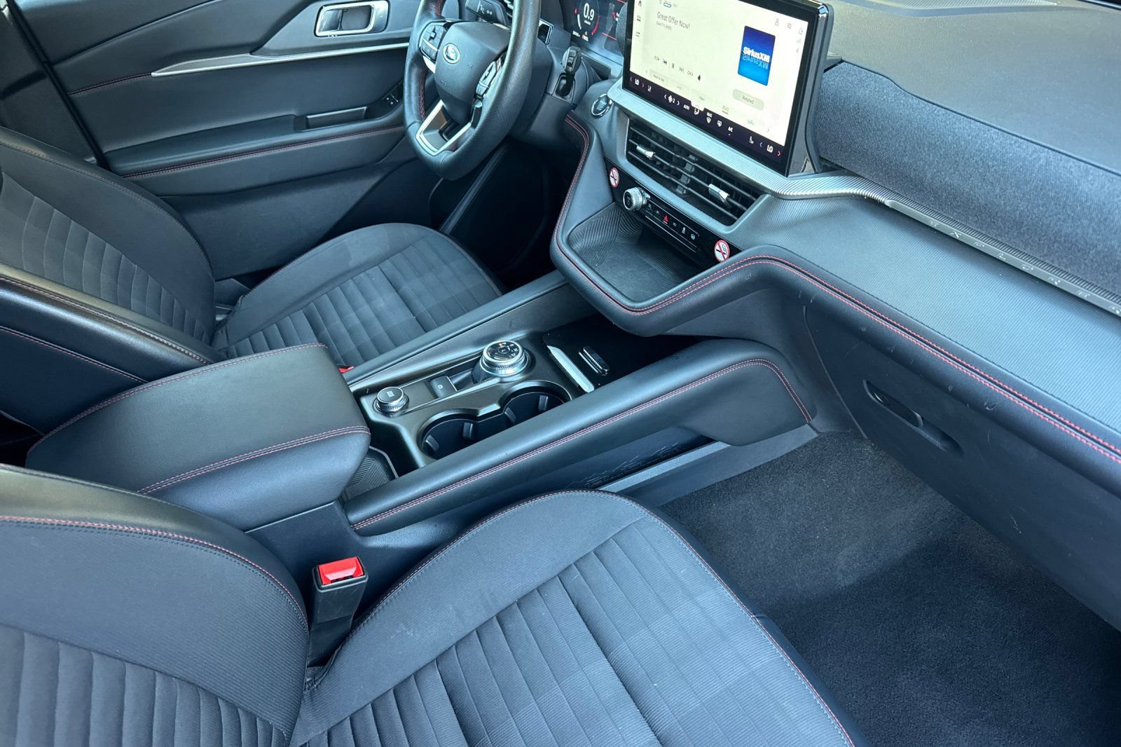 Certified 2025 Ford Explorer ST-Line AWD/4WD image 16