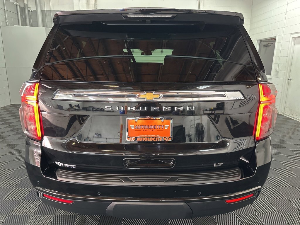 Used 2024 Chevrolet Suburban LT image 8