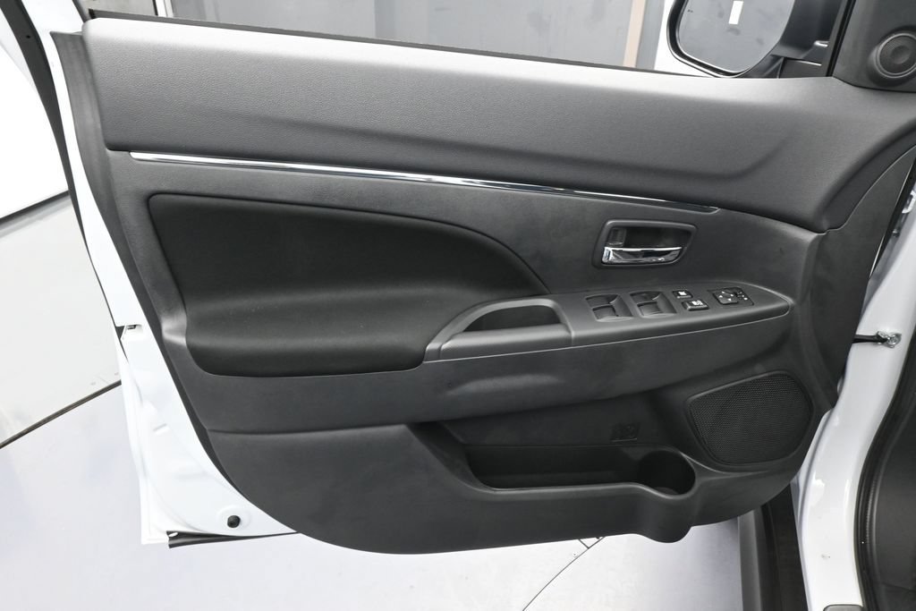 New 2027 Mitsubishi Outlander Sport ES FWD image 13