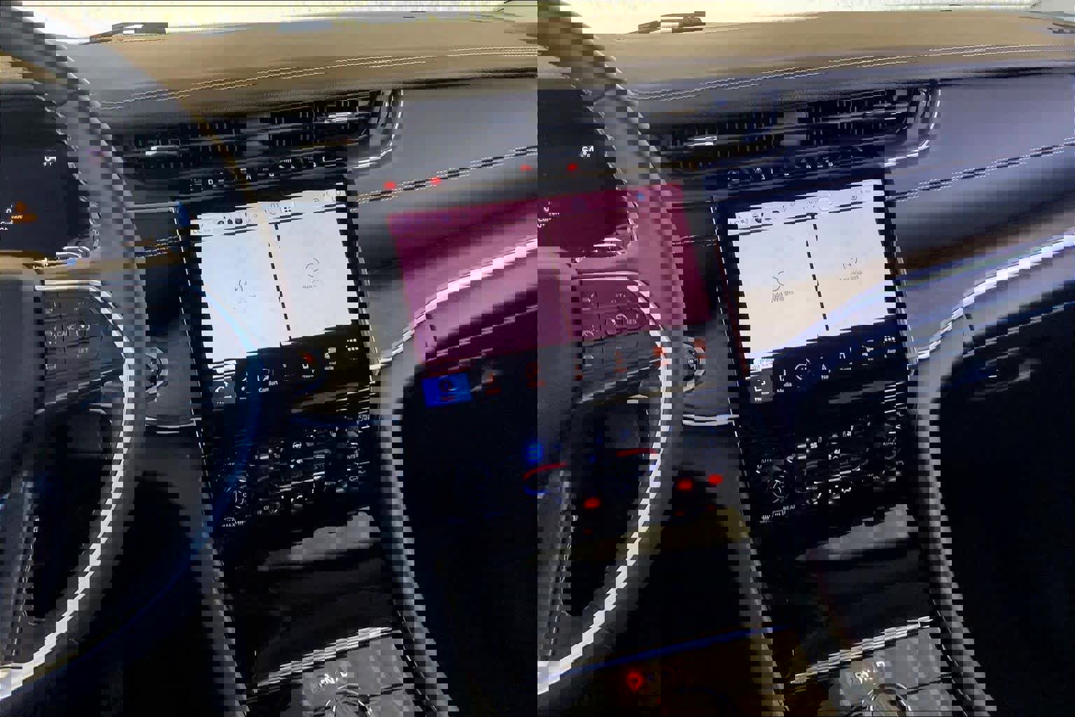 Used 2023 Jeep Grand Cherokee Limited w/ Luxury Tech Group II image 6