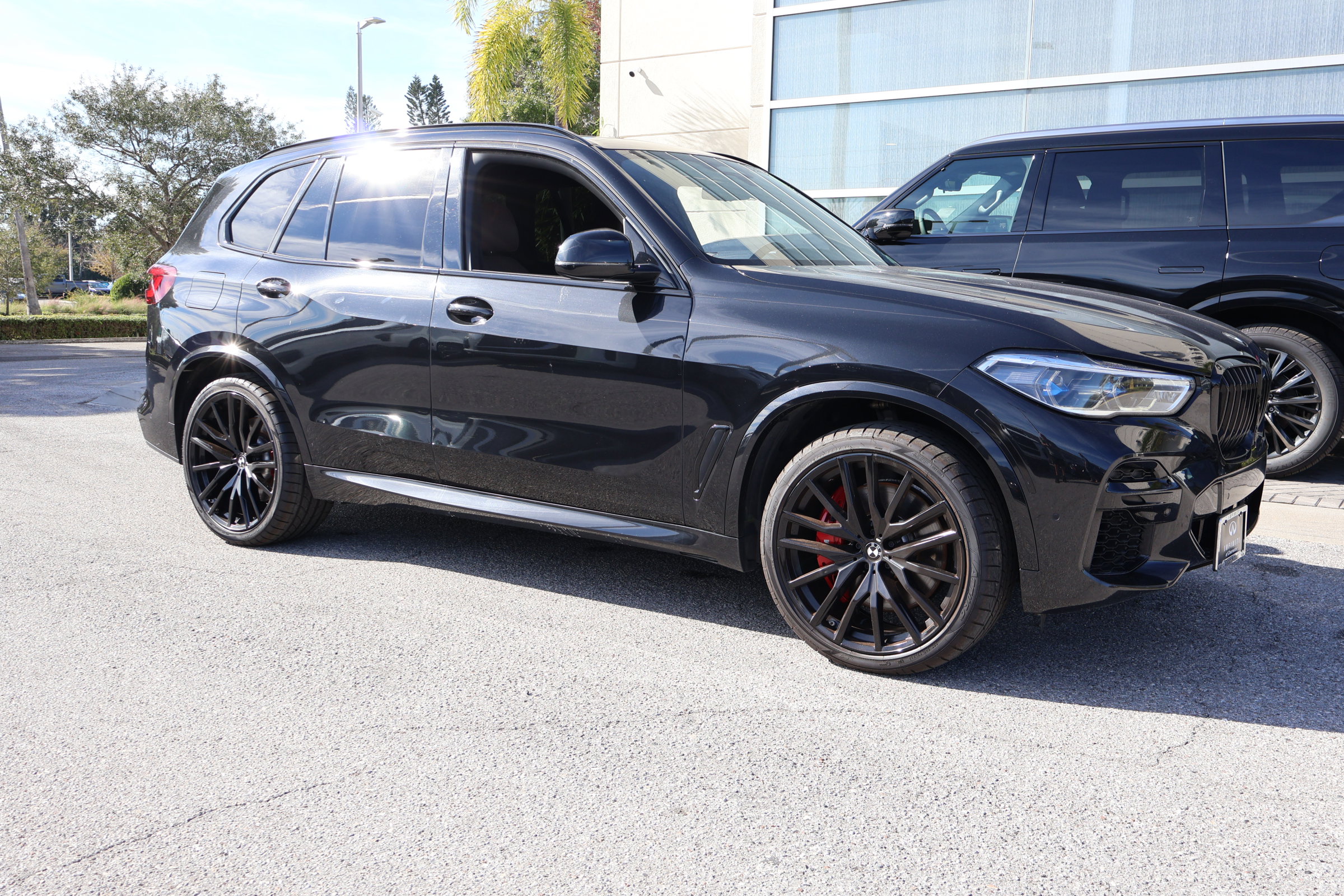 Used 2023 BMW X5 M50i w/ Executive Package image 11