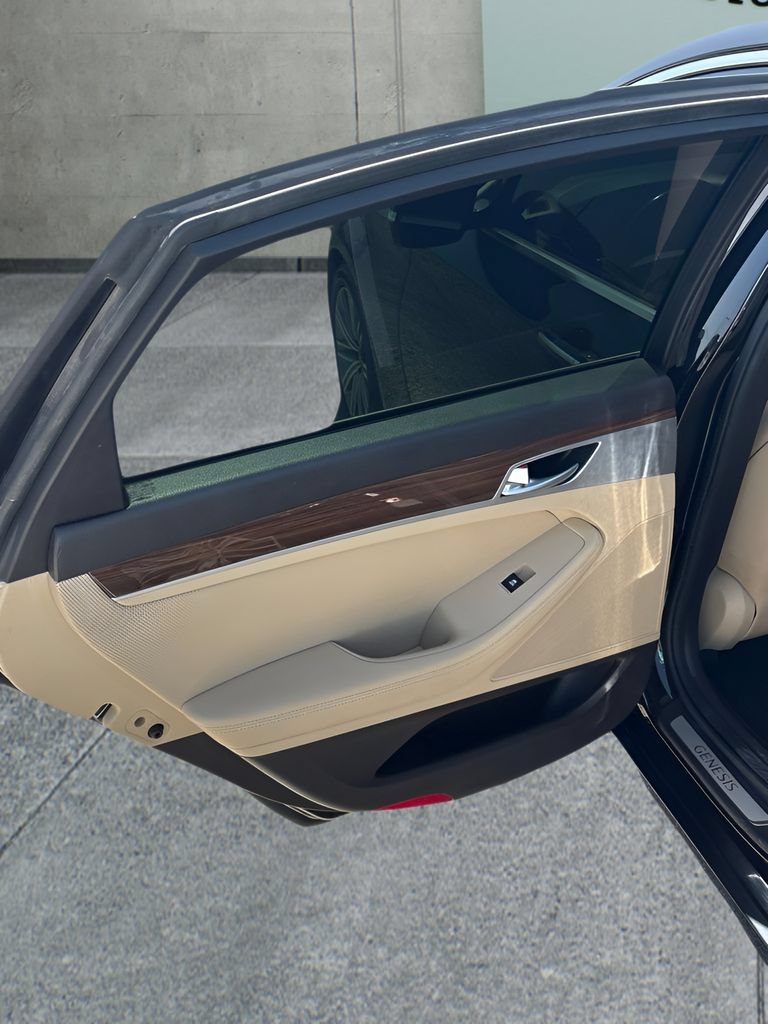 Used 2018 Genesis G80 3.8 RWD image 14