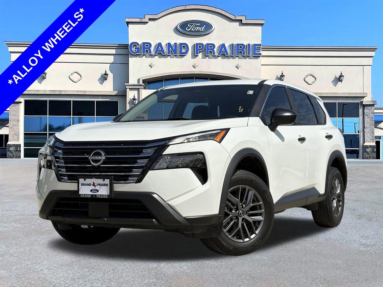 Used 2024 Nissan Rogue S image 1