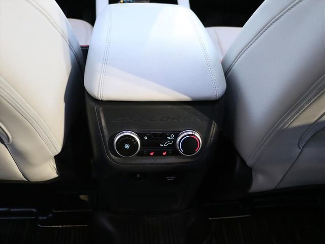 Used 2025 Ford Explorer Platinum w/ LUX Leather Package image 16