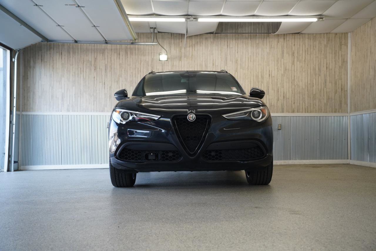 Used 2021 Alfa Romeo Stelvio Ti Sport AWD/4WD image 2