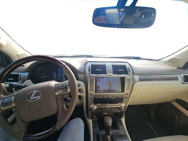 Used 2017 Lexus GX 460 image 12