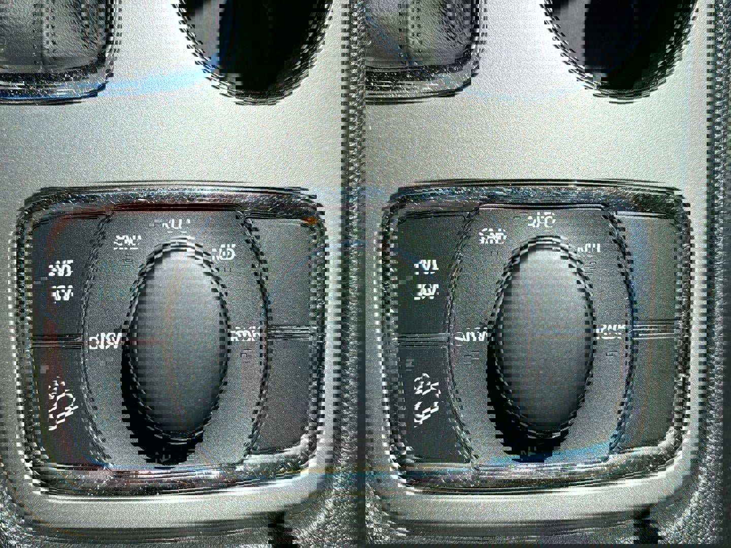 Used 2018 Jeep Grand Cherokee Limited image 25