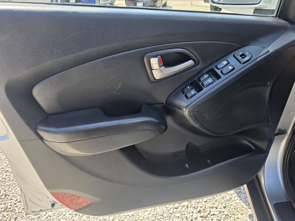 Used 2010 Hyundai Tucson GLS w/ Popular Equipment Pkg 2 FWD image 15