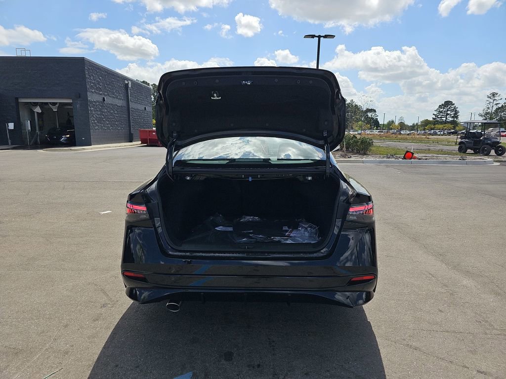 New 2026 Nissan Sentra SR w/ SR Premium Package image 16