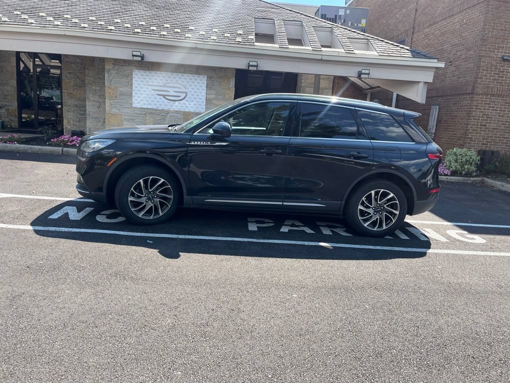 Used 2022 Lincoln Corsair AWD w/ Equipment Group 101A image 3