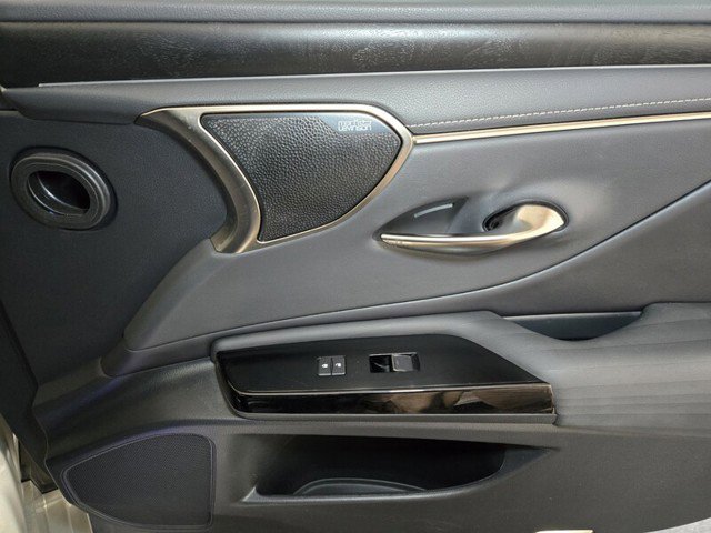 Certified 2022 Lexus ES 300h w/ Luxury Package image 26