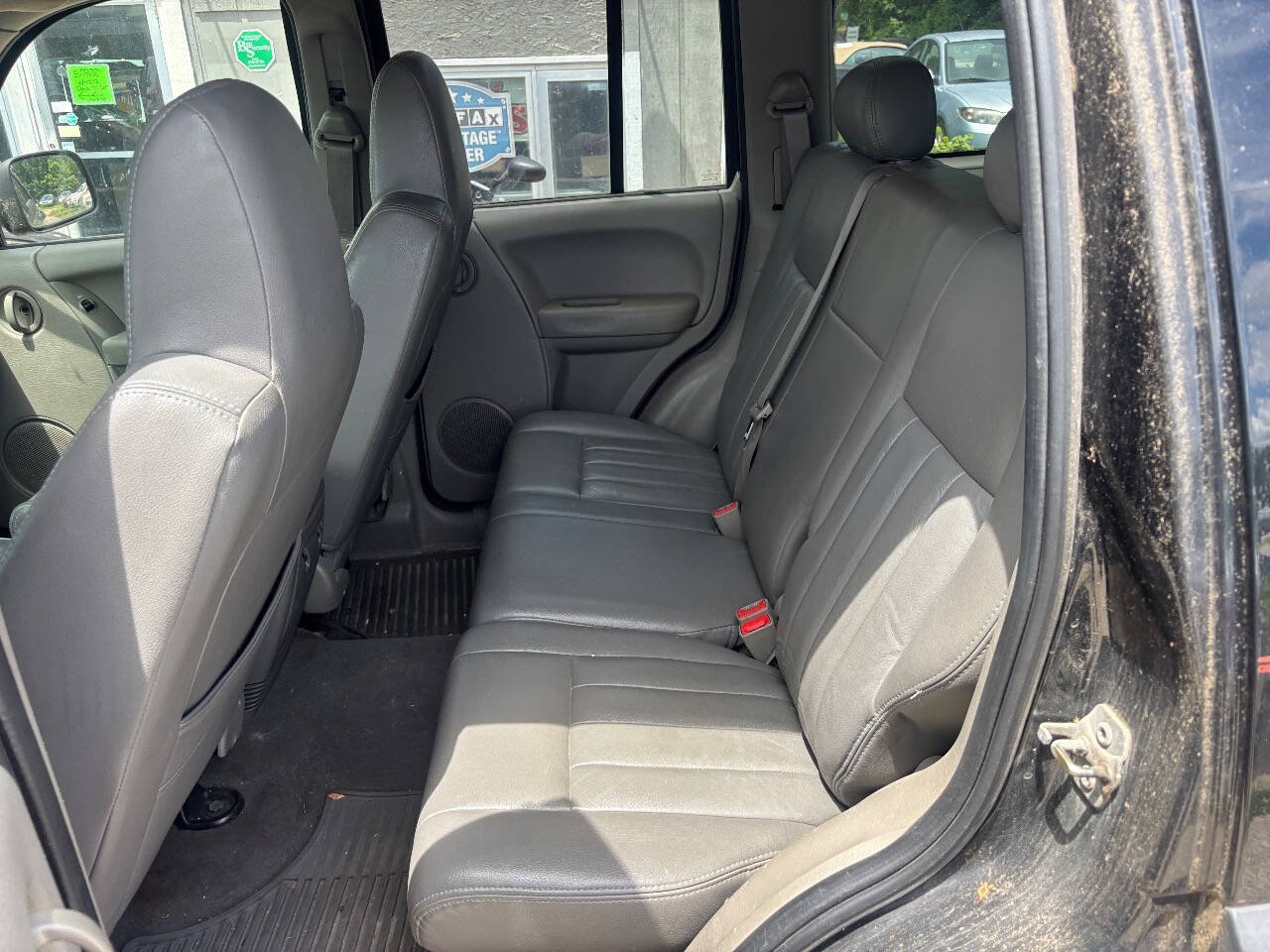 Used 2007 Jeep Liberty Sport AWD/4WD image 15
