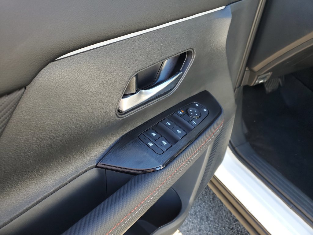 New 2027 Nissan Kicks SR w/ Cold Weather Package FWD image 17
