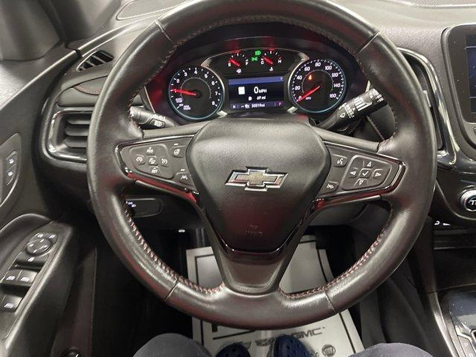 Used 2022 Chevrolet Equinox RS w/ RS Leather Package FWD image 23