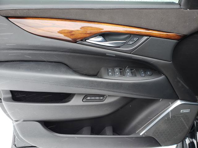 Used 2017 Cadillac Escalade 4WD image 11