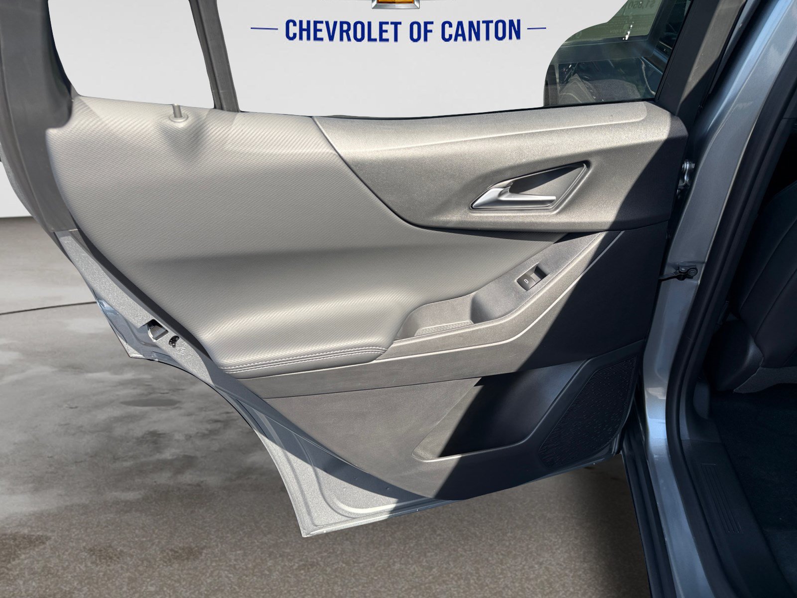 New 2026 Chevrolet Equinox LT w/ Convenience Package II FWD image 20