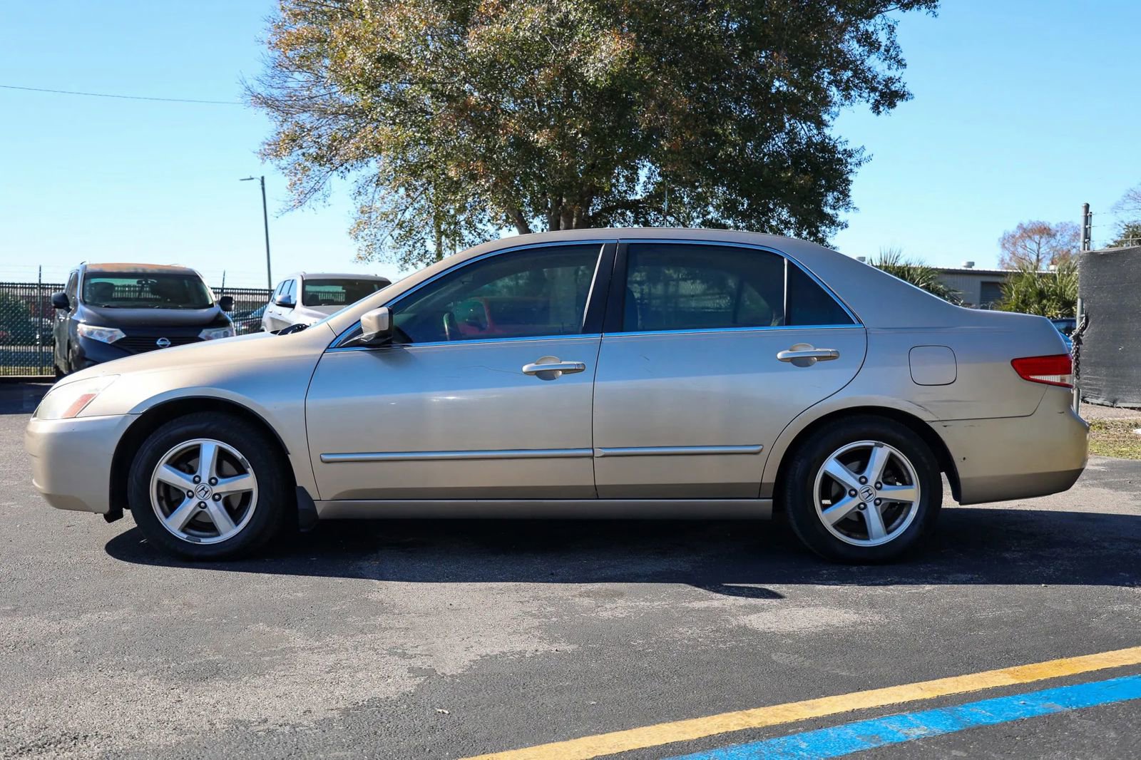 Used 2004 Honda Accord EX image 2