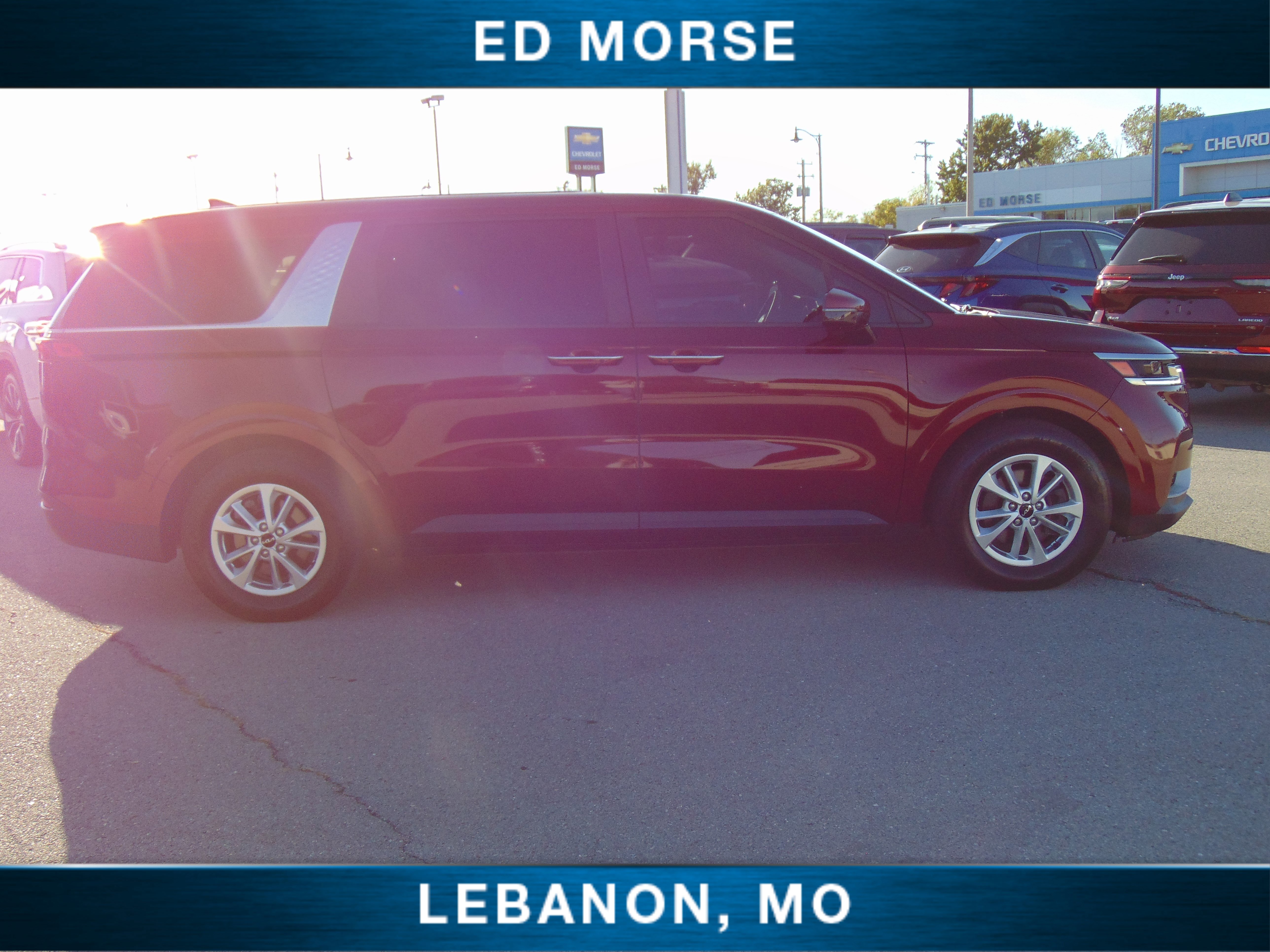 Used 2023 Kia Carnival LX image 5