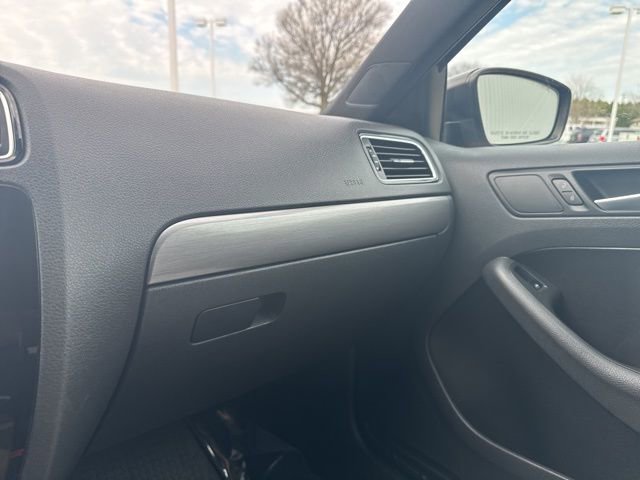 Used 2016 Volkswagen Jetta Sport w/ Lighting Package image 28