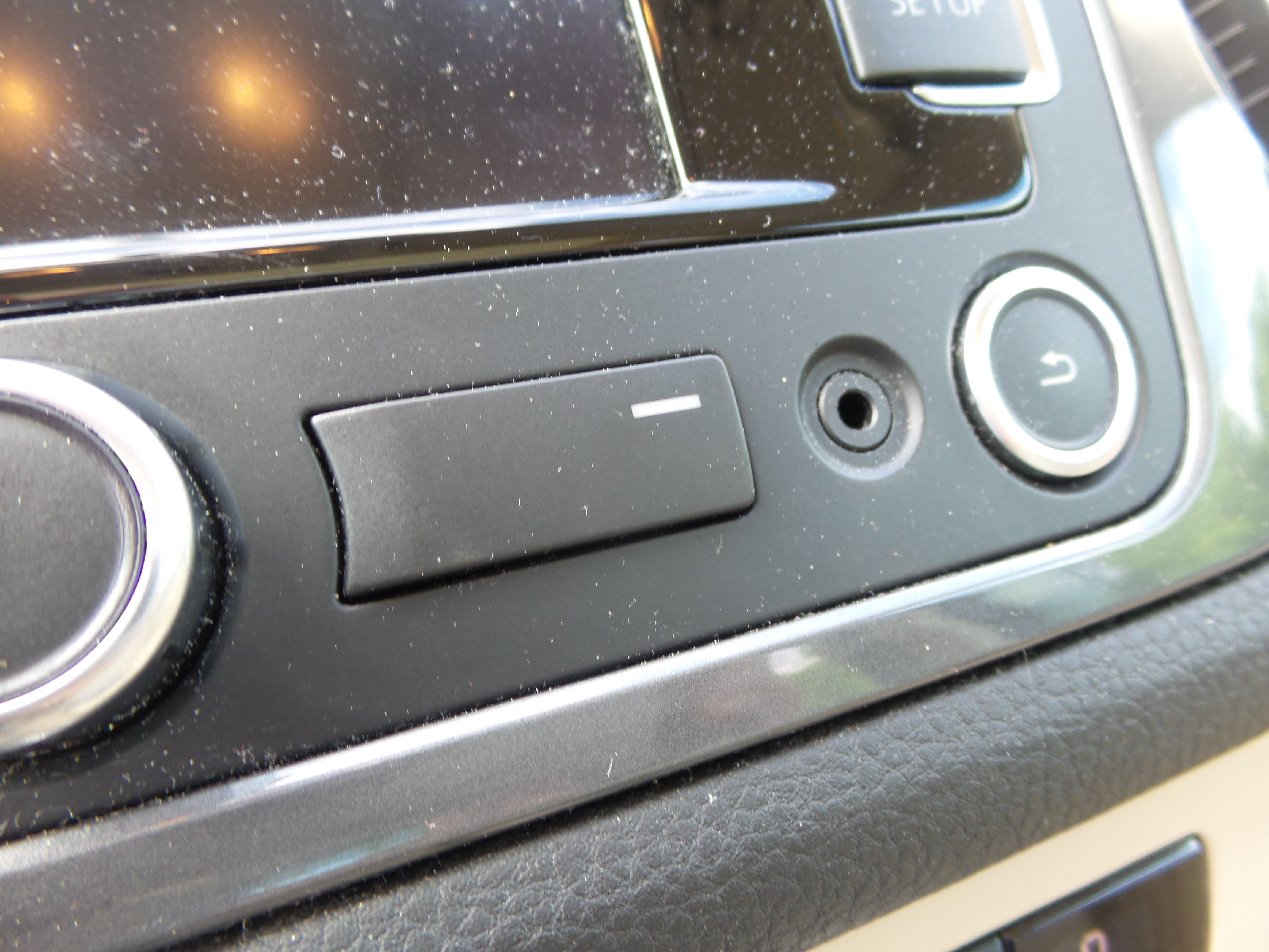 Used 2015 Volkswagen Tiguan SEL FWD image 40
