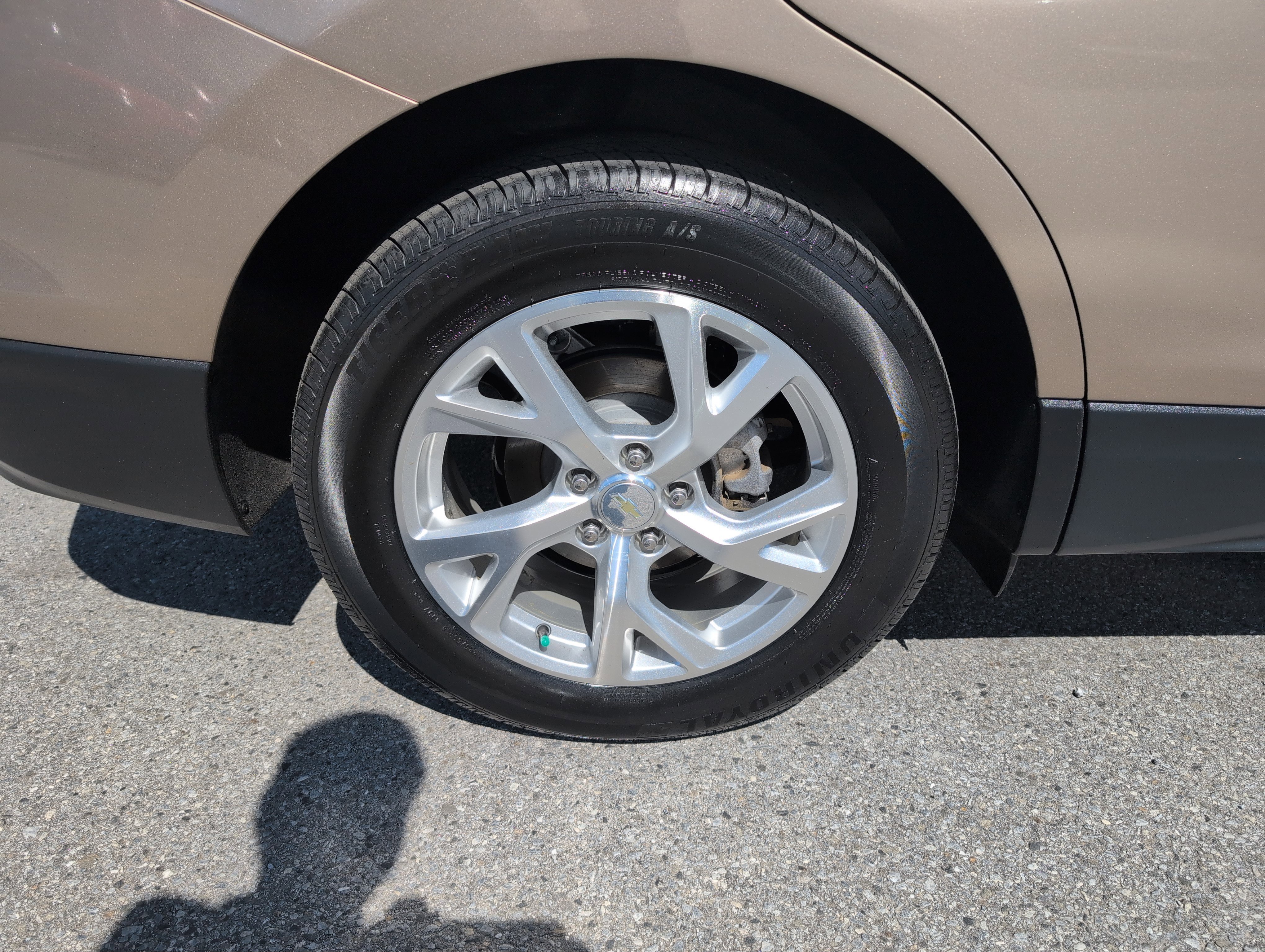 Used 2018 Chevrolet Equinox LT FWD image 9