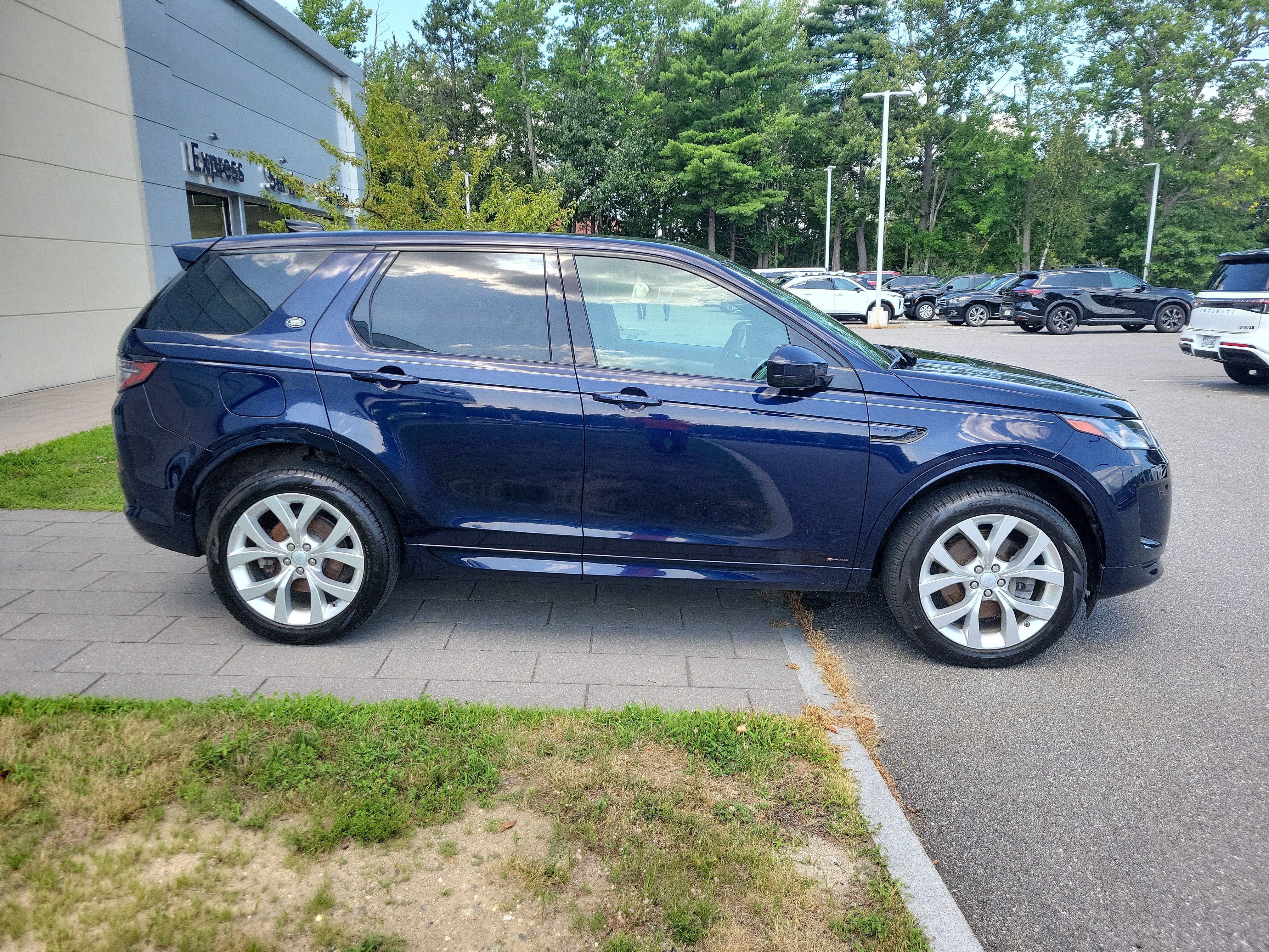 Used 2020 Land Rover Discovery Sport HSE R-Dynamic AWD/4WD image 8