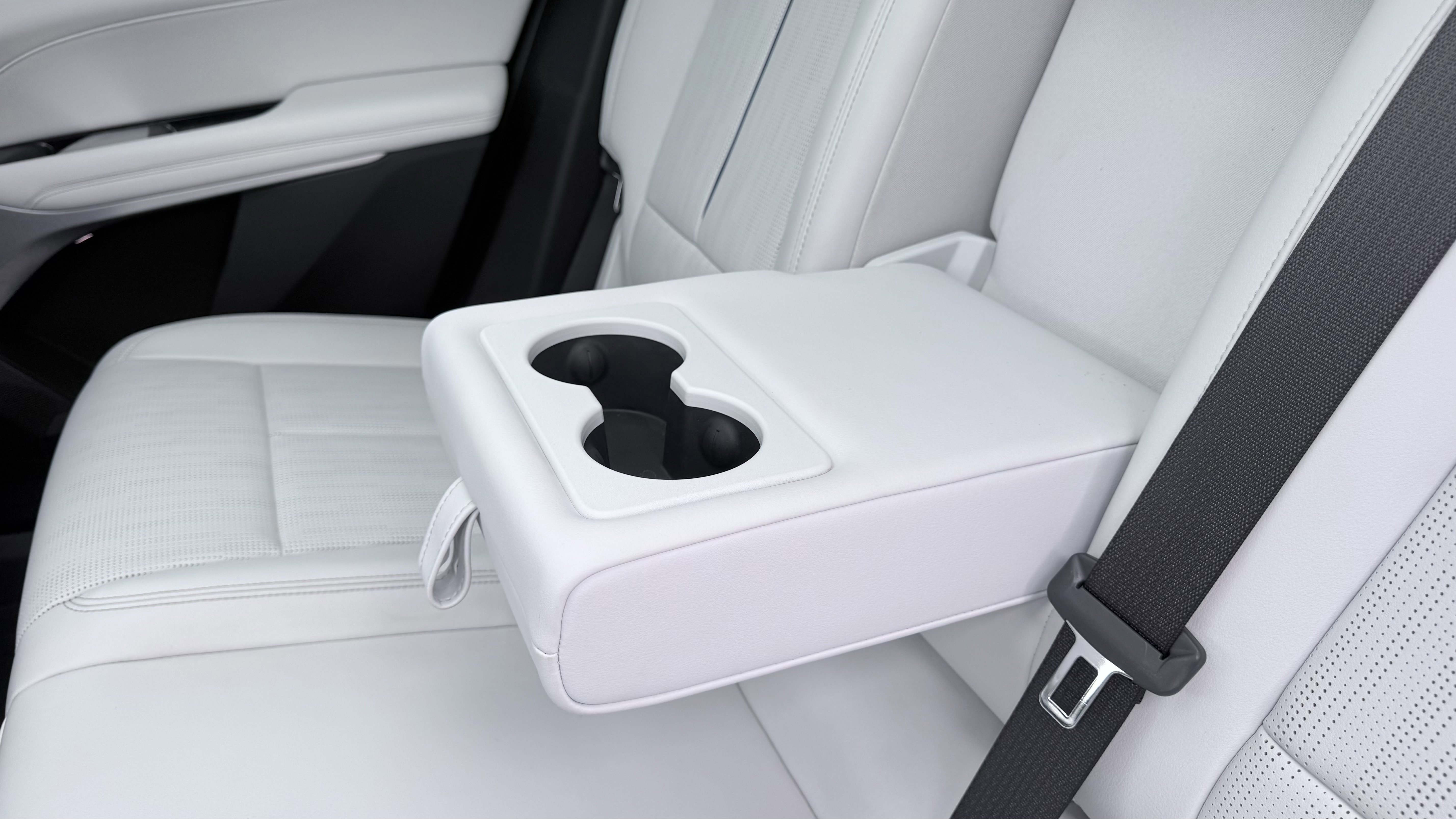 Used 2024 Cadillac Lyriq Luxury image 36