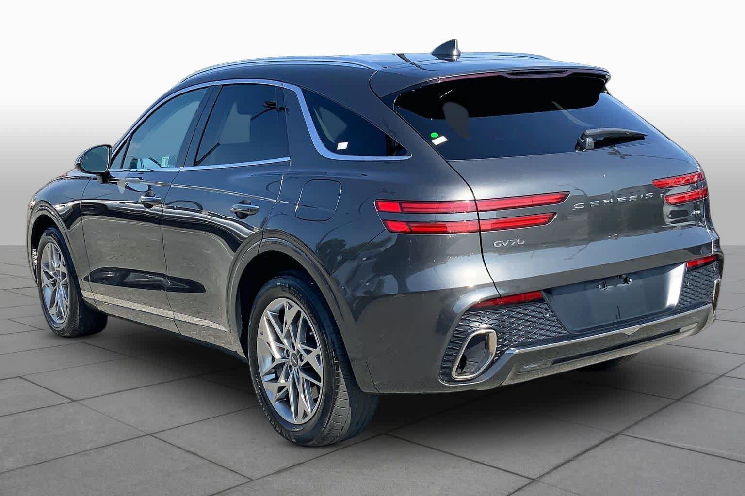Used 2025 Genesis GV70 2.5T AWD/4WD image 11