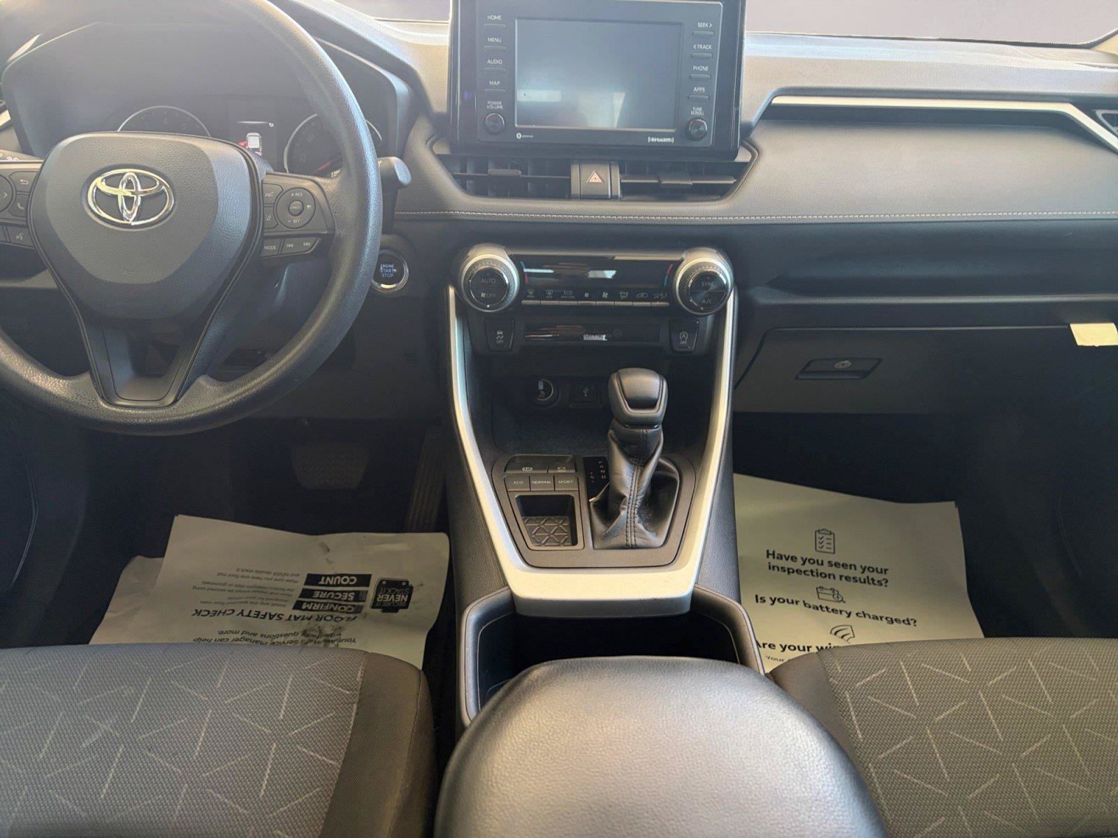 Used 2022 Toyota RAV4 XLE FWD image 10