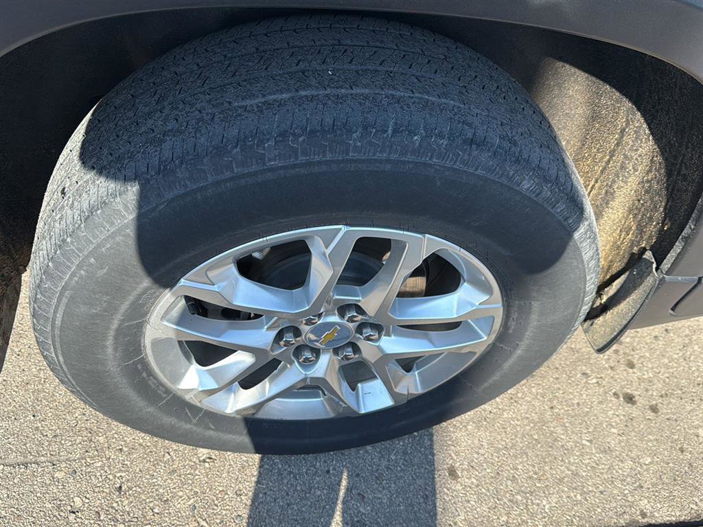 Used 2021 Chevrolet Traverse LT image 18