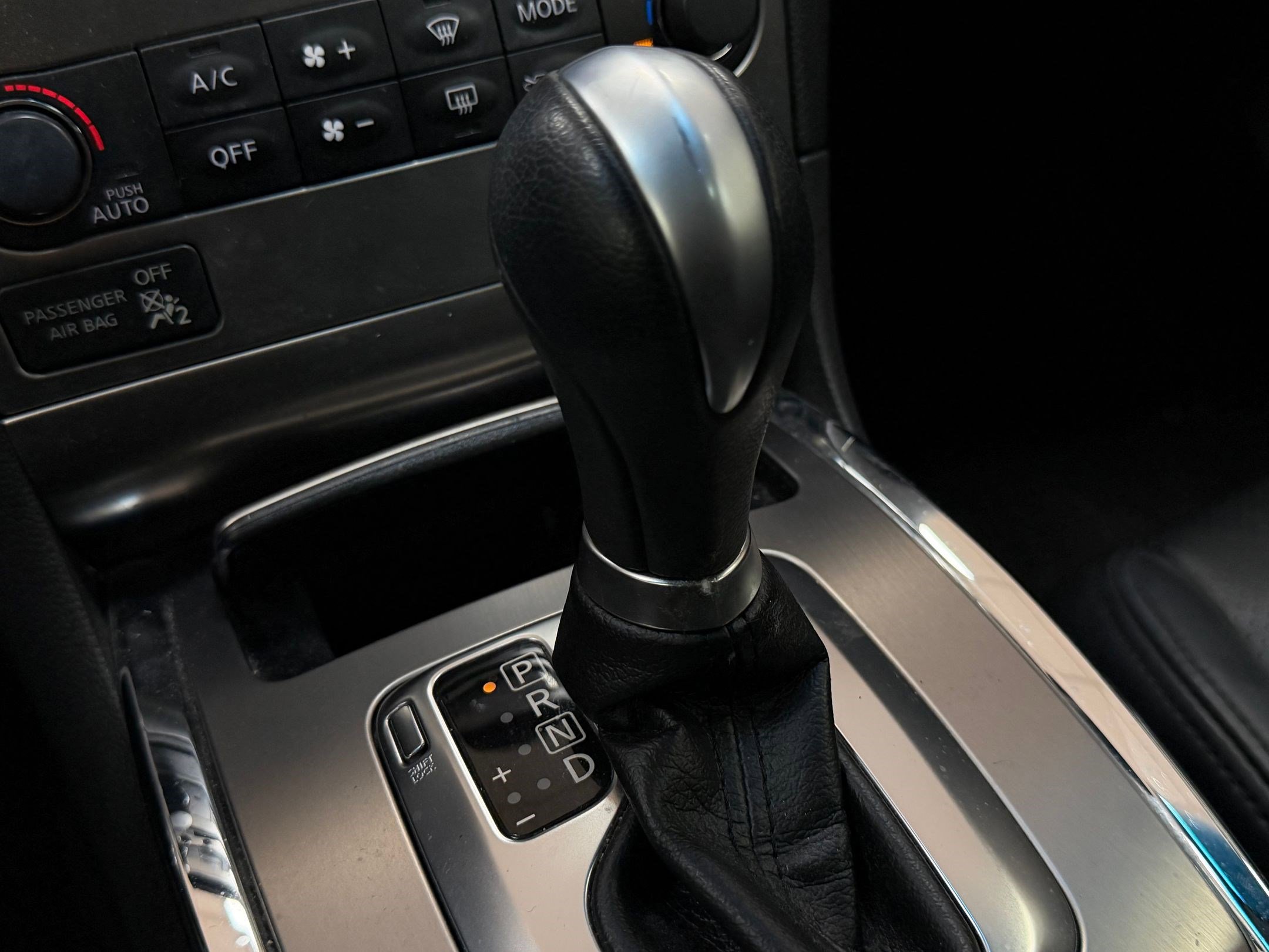 Used 2013 INFINITI G37 x w/ Premium Pkg image 15