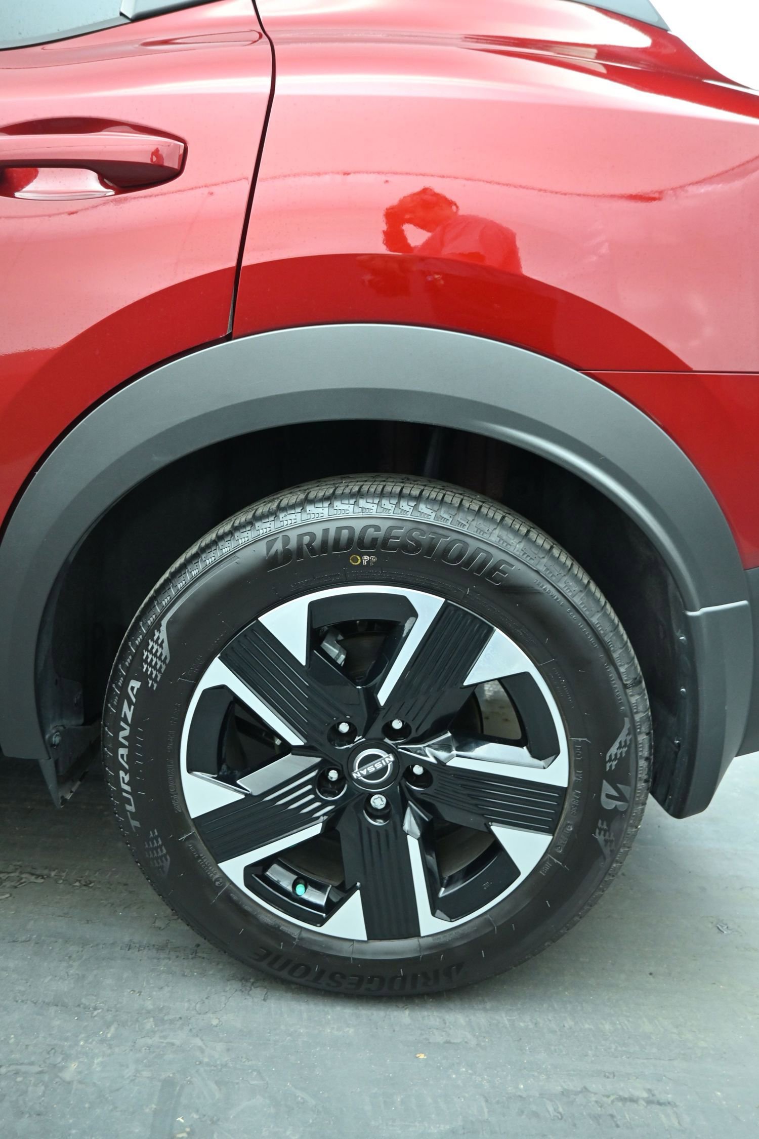 Certified 2025 Nissan Kicks SV image 10