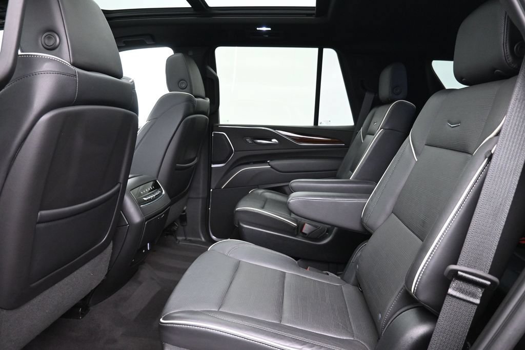 Used 2023 Cadillac Escalade Premium Luxury AWD/4WD image 22
