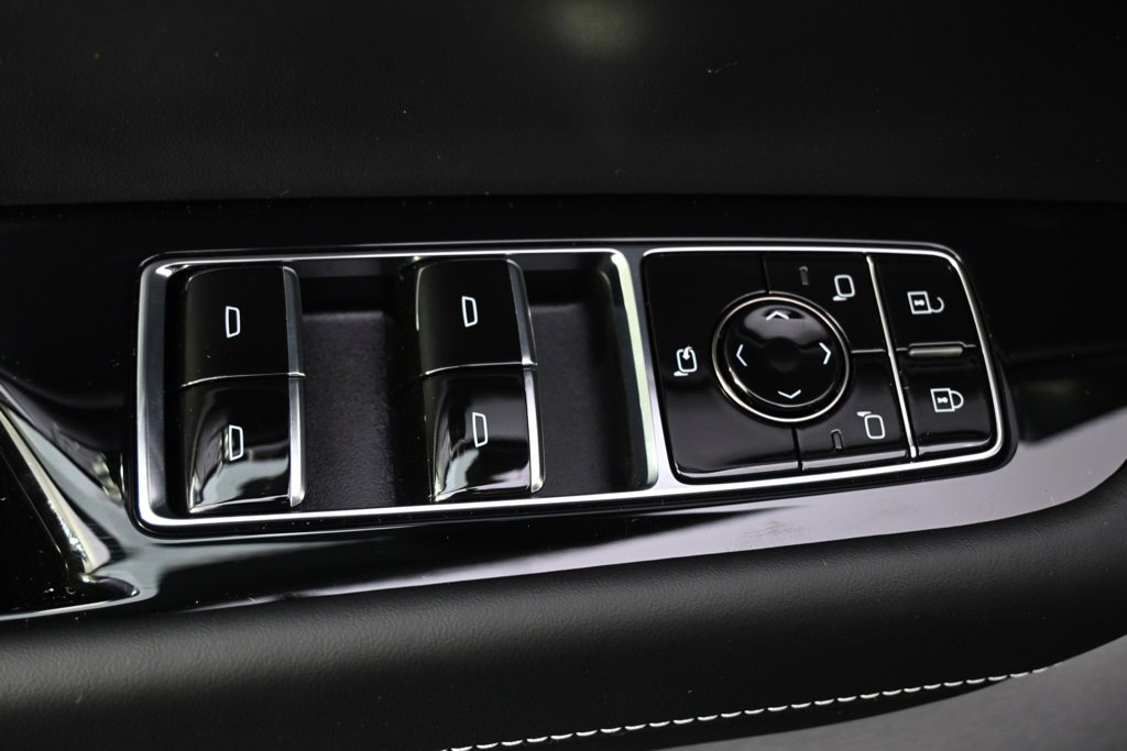 New 2026 Cadillac Vistiq Platinum image 24