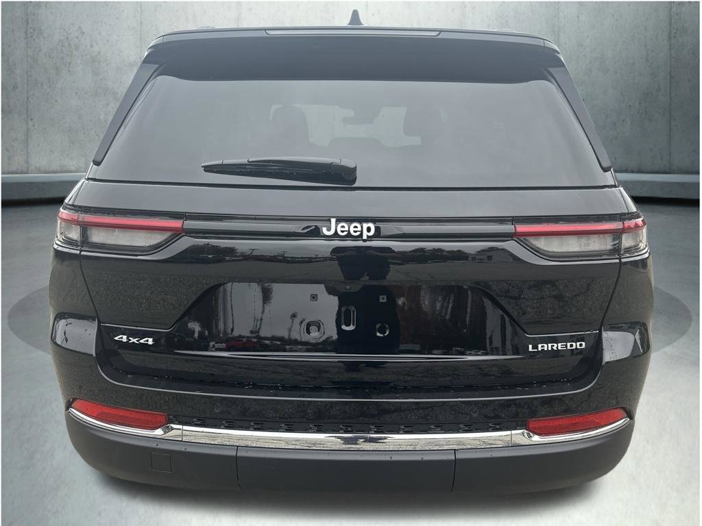 New 2027 Jeep Grand Cherokee Laredo X AWD/4WD image 4